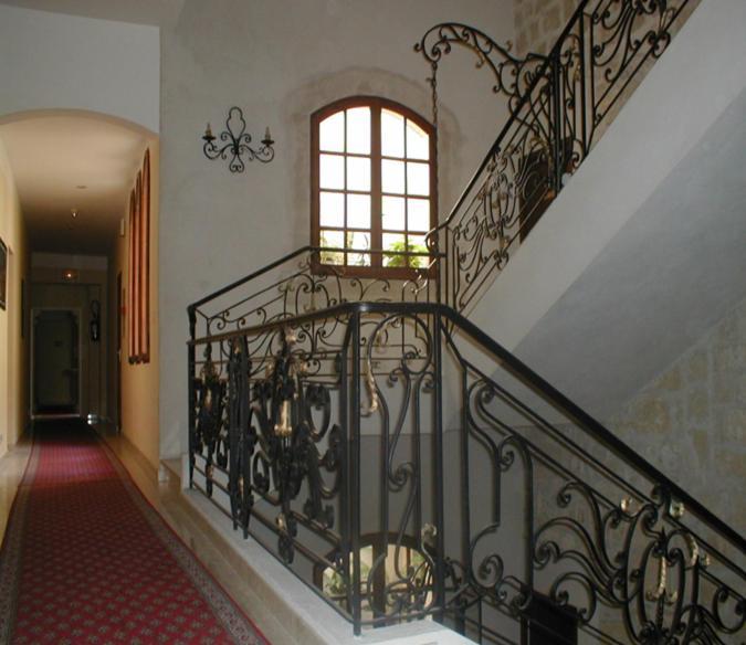Les Echevins Hotel Tarascon Exterior photo