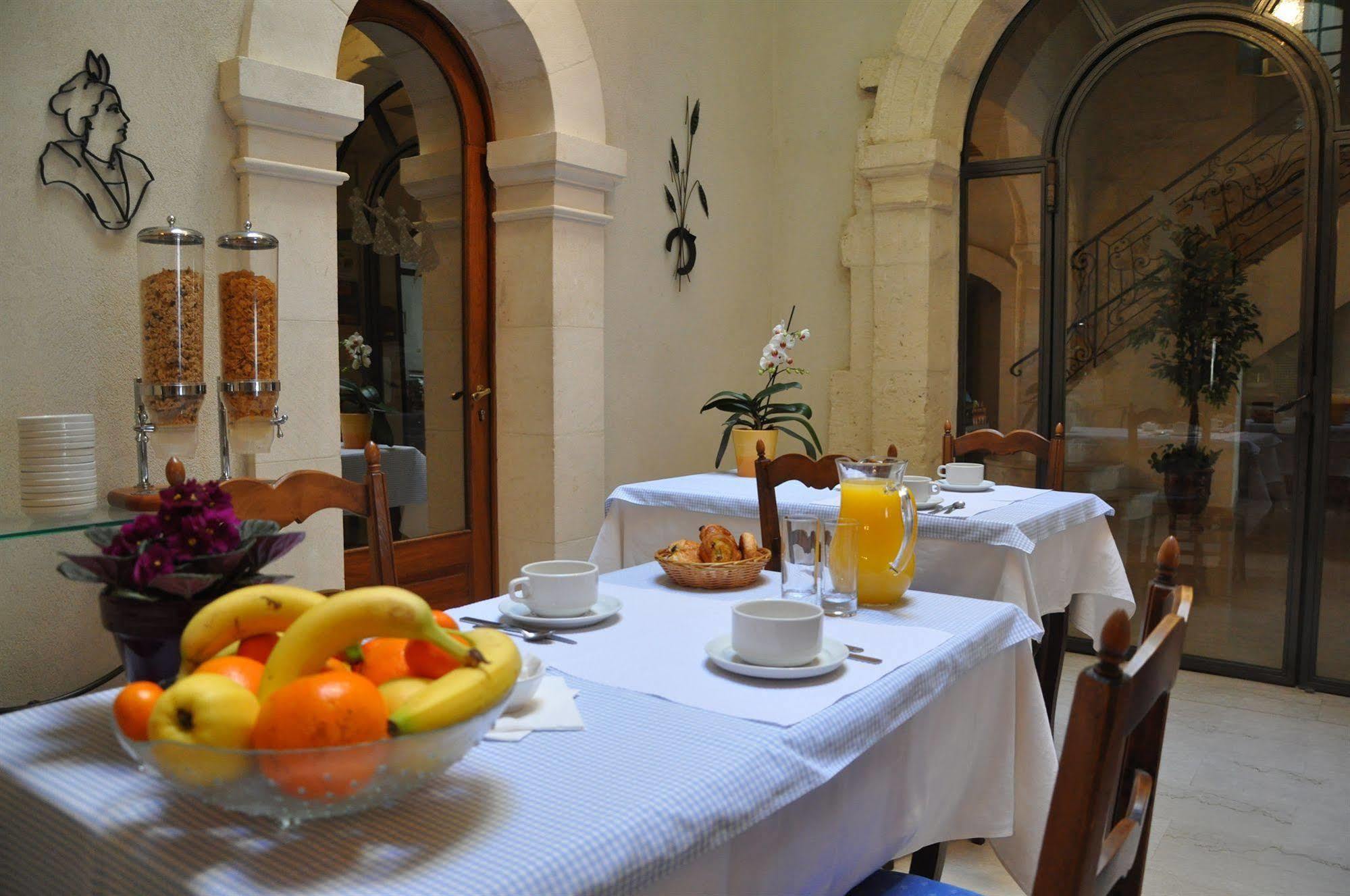 Les Echevins Hotel Tarascon Exterior photo