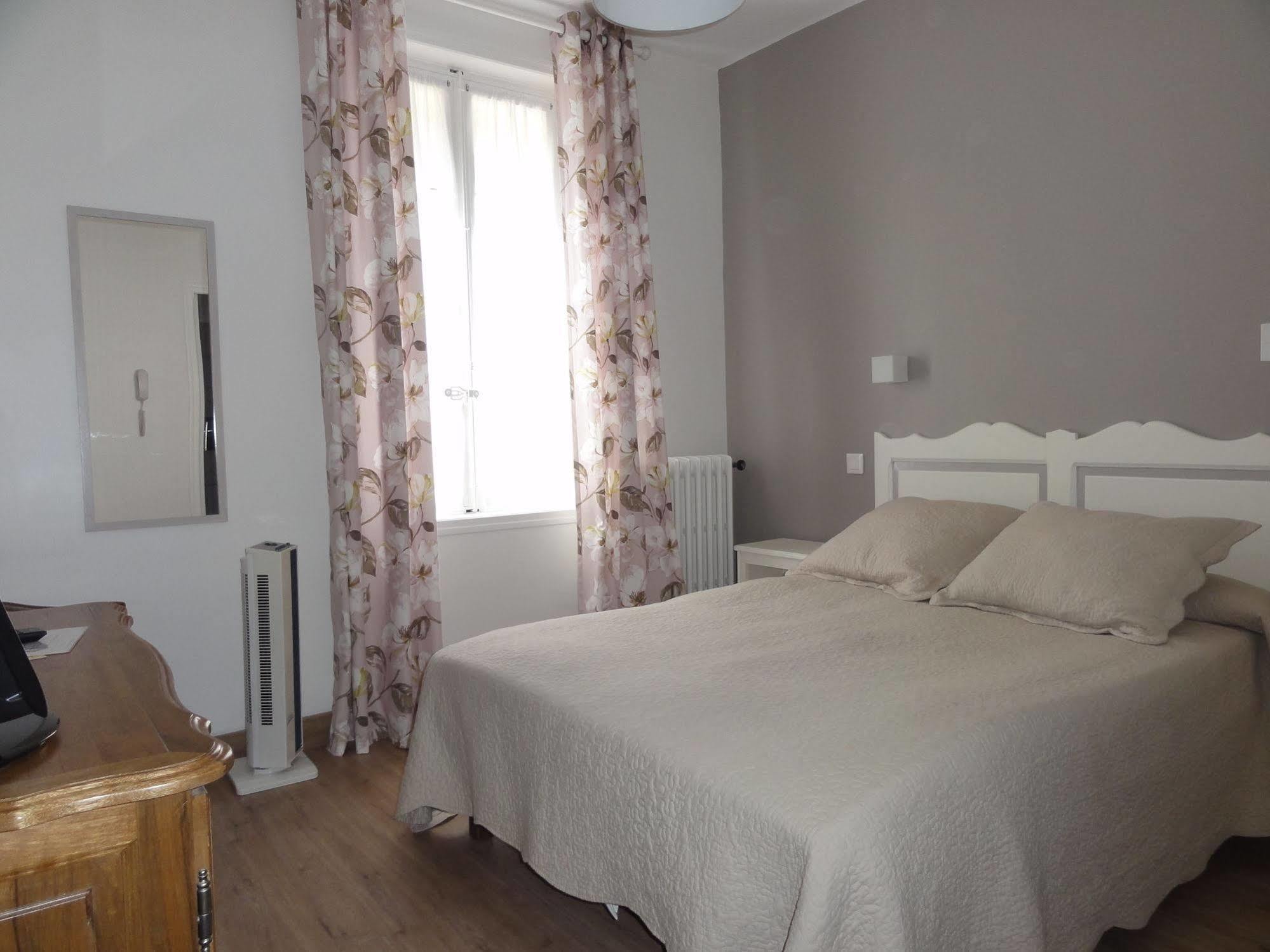 Les Echevins Hotel Tarascon Exterior photo