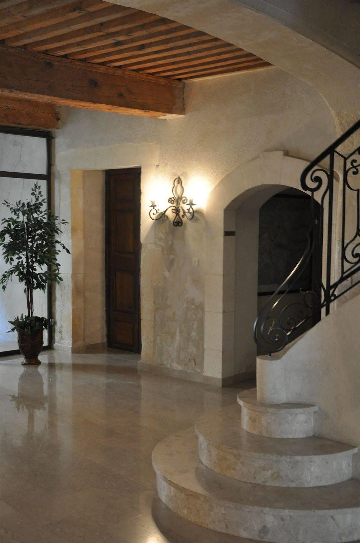 Les Echevins Hotel Tarascon Exterior photo